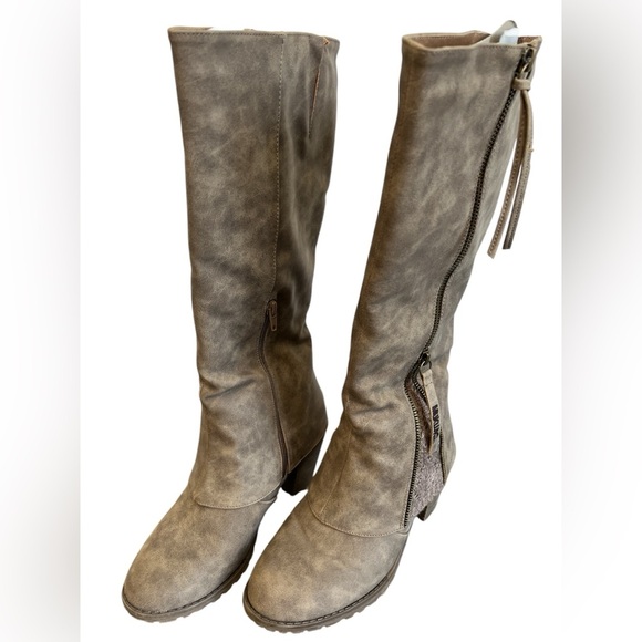 Mukluks Tan & Dark Brown Faux leather Boots w/side zipper & knit detail Size 8 - Picture 5 of 17